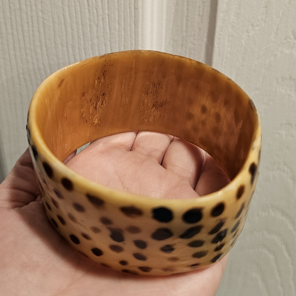 Antique Natural Horn Lacquered Bracelet - Picture 3 of 12